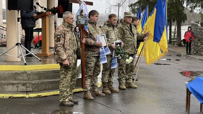 У Тальному попрощалися із загиблим захисником  Русланом Гладченком 