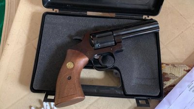 Трьох людей підозрюють у розбійному нападі на пенсіонерів з Херсонщини. Їх затримала поліція Трьох людей підозрюють у розбійному нападі на пенсіонерів з Херсонщини. Їх затримала поліція