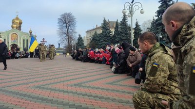 Охоронятиме нас із неба: у Черкасах попрощалися із загиблим на війні медиком