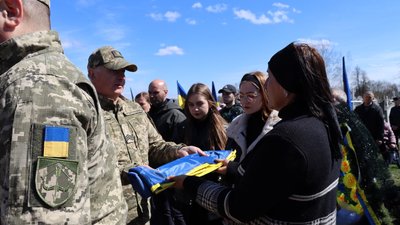 Був добровольцем: на Черкащині поховали військового Був добровольцем: на Черкащині поховали військового