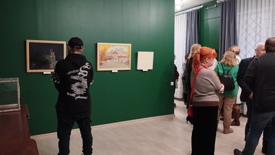 У Полтаві відкрили виставку-продаж художніх картин У Полтаві відкрили виставку-продаж художніх картин