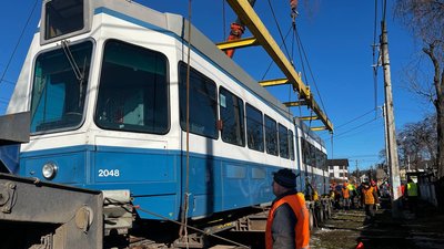 Трамвай Tram 2000, громадський транспорт