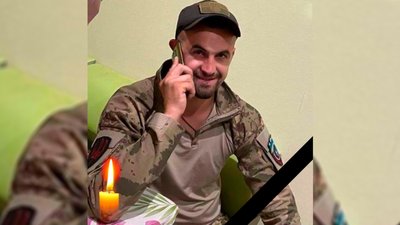 На Чернігівщині поховали бійця, який загинув на Донеччині На Чернігівщині поховали бійця, який загинув на Донеччині