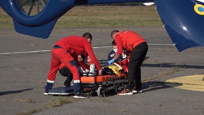 Дитину з Черкас доправили гвинтокрилом у столичну лікарню Дитину з Черкас доправили гвинтокрилом у столичну лікарню