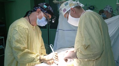 У Львові турецький хірург безкоштовно прооперував дітей із вродженими вадами У Львові турецький хірург безкоштовно прооперував дітей із вродженими вадами