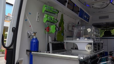 Реанімобіль всередині Реанімобіль всередині