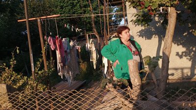"Там була майстерня чоловіка і два гаражі, все згоріло вщент": лучани оглядають збитки від атаки російських БпЛА "Там була майстерня чоловіка і два гаражі, все згоріло вщент": лучани оглядають збитки від атаки російських БпЛА