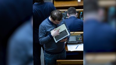 "Літописець" парламенту: історія рівнянина, який став фотокором у Верховній раді "Літописець" парламенту: історія рівнянина, який став фотокором у Верховній раді