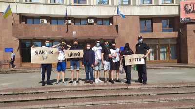 У Франківську почали продавати наркотики за QR-кодом У Франківську почали продавати наркотики за QR-кодом