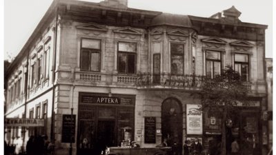 Архітектурна пам’ятка у Франківську з новими вікнами. Металопластиковими Архітектурна пам’ятка у Франківську з новими вікнами. Металопластиковими