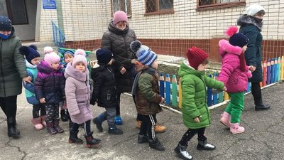 У херсонських дитсадках дітей та дорослих навчають, як евакуйовуватись У херсонських дитсадках дітей та дорослих навчають, як евакуйовуватись