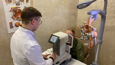 У Вінниці лікар-офтальмолог проводить безкоштовні огляди військовослужбовців У Вінниці лікар-офтальмолог проводить безкоштовні огляди військовослужбовців