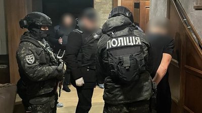 На Франківщині поліцейські затримали "смотрящого" за вибивання боргів у людей