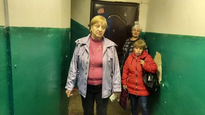 "Люди роками не виходять на вулицю". У кропивницькій дев’ятиповерхівці 20 років не працює ліфт "Люди роками не виходять на вулицю". У кропивницькій дев’ятиповерхівці 20 років не працює ліфт