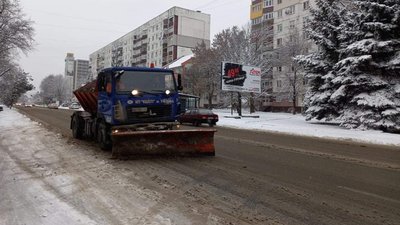 Снігопади на Закарпатті: як розчищають дороги