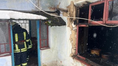 згарище, згоріла будівля згарище, згоріла будівля