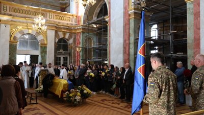 У Луцьку попрощалися із 34-річним воїном Станіславом Ходаковським У Луцьку попрощалися із 34-річним воїном Станіславом Ходаковським