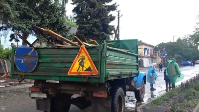 Атака "Шахедів" на Білопілля: що розповідають місцеві мешканці Атака "Шахедів" на Білопілля: що розповідають місцеві мешканці