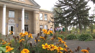 На Черкащині ремонтують будинок культури, у якому обвалилась стеля На Черкащині ремонтують будинок культури, у якому обвалилась стеля