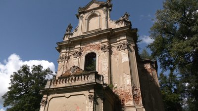 На Львівщині організували мистецький пленер, аби привернути увагу до стану храму На Львівщині організували мистецький пленер, аби привернути увагу до стану храму