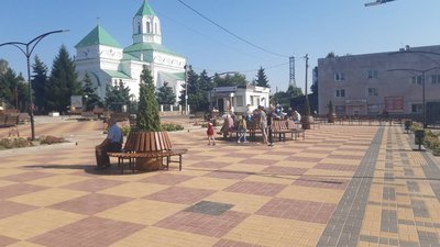 Скульптури українських козаків встановили у Радомишлі на Житомирщині Скульптури українських козаків встановили у Радомишлі на Житомирщині