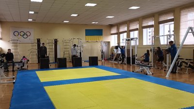 Тернопільські спортсмени продовжують тренуватися й чекають відновлення всеукраїнських змагань Тернопільські спортсмени продовжують тренуватися й чекають відновлення всеукраїнських змагань