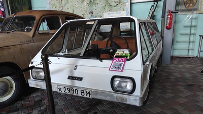 "Таких усього три у світі". У Дніпрі, в музеї "Машини часу", показують рідкісне авто "Таких усього три у світі". У Дніпрі, в музеї "Машини часу", показують рідкісне авто