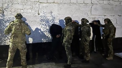 Обіцяли допомогу від ООН та викрадали гроші з банківських карток: на Житомирщині судитимуть групу шахраїв Обіцяли допомогу від ООН та викрадали гроші з банківських карток: на Житомирщині судитимуть групу шахраїв