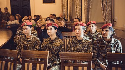 На Тернопільщині в замку відбувся захід на підтримку бійців тероборони На Тернопільщині в замку відбувся захід на підтримку бійців тероборони