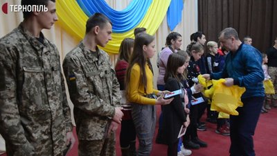 550 дітей учасників АТО-ООС отримали подарунки до Дня святого Миколая