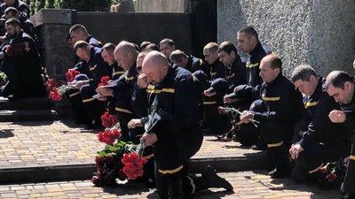 Потрапили під обстріл на Херсонщині. У Миколаєві попрощалися з саперами Потрапили під обстріл на Херсонщині. У Миколаєві попрощалися з саперами