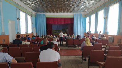 «Не можемо отримати землю»: селяни на Хмельниччині виступили проти сільського старости