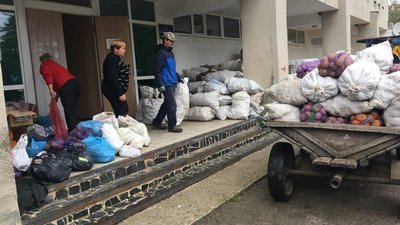 Понад 35 тонн гуманітарного вантажу передали жителям Харківщини Вільшанська та Чуднівська громади Житомирщини Понад 35 тонн гуманітарного вантажу передали жителям Харківщини Вільшанська та Чуднівська громади Житомирщини