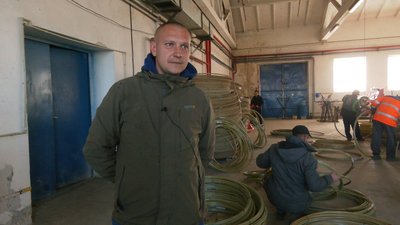 "Не було змоги з-під обстрілів вивезти обладнання": як на Калущині працює релоковане підприємство з Харкова "Не було змоги з-під обстрілів вивезти обладнання": як на Калущині працює релоковане підприємство з Харкова