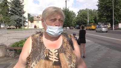 У Житомирі комунальники розпочинають полив скверів о 5:30 ранку У Житомирі комунальники розпочинають полив скверів о 5:30 ранку