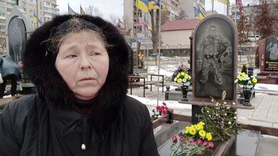У Житомирі на військовому кладовищі вшанували пам'ять захисників Донецького аеропорту У Житомирі на військовому кладовищі вшанували пам'ять захисників Донецького аеропорту