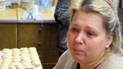 "Внесок у перемогу". У Трускавці переселенки разом з місцевими ліплять вареники – фоторепортаж "Внесок у перемогу". У Трускавці переселенки разом з місцевими ліплять вареники – фоторепортаж