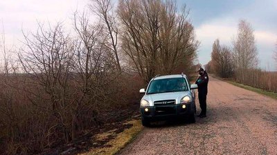 У Комарівці Борзнянського району вводять спецрежим в’їзду та виїзду через COVID-19 У Комарівці Борзнянського району вводять спецрежим в’їзду та виїзду через COVID-19
