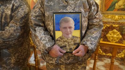 В Сумах попрощались з Віктором Дзинзаром та Володимиром Лістуновим В Сумах попрощались з Віктором Дзинзаром та Володимиром Лістуновим