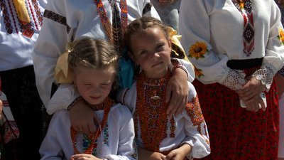 406 дівчат та жінок у гуцульських ґерданах. На Прикарпатті встановили новий рекорд України 406 дівчат та жінок у гуцульських ґерданах. На Прикарпатті встановили новий рекорд України