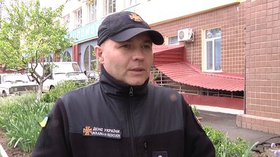 В Одеському зоопарку копів та рятувальників навчали, як поводитися зі зміями В Одеському зоопарку копів та рятувальників навчали, як поводитися зі зміями