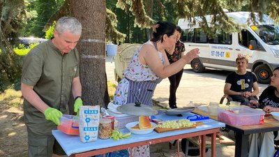 У Вінниці провели фестиваль польової кухні у пам'ять про загиблого в АТО Тараса Сича У Вінниці провели фестиваль польової кухні у пам'ять про загиблого в АТО Тараса Сича