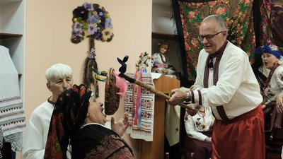Українські пісні, танці та ворожіння: як у вінницькому терцентрі святкували Андріївські вечорниці Українські пісні, танці та ворожіння: як у вінницькому терцентрі святкували Андріївські вечорниці