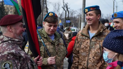 У Дніпрі пройшов Марш добровольців, — фоторепортаж