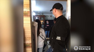 В Одесі поліцейського підозрюють у створенні мережі борделів В Одесі поліцейського підозрюють у створенні мережі борделів
