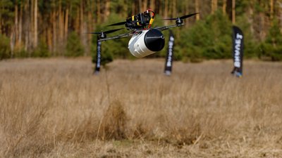 FPV-дрон на оптоволокні