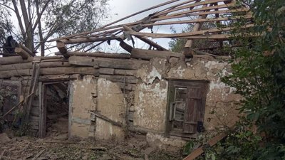 Село Волфине на Білопільщині обстріляли російські військові: один будинок згорів Село Волфине на Білопільщині обстріляли російські військові: один будинок згорів