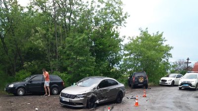 У Запорізькому районі внаслідок ДТП травмовані жінка та діти: правоохоронці встановлюють обставини аварії