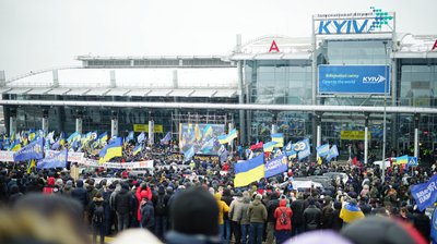 Порошенко прилетів в Україну. Проти нього відкрита справа про держзраду. Що відомо Порошенко прилетів в Україну. Проти нього відкрита справа про держзраду. Що відомо