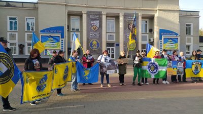 Автопробіг на підтримку військовополонених відбувся у Хмельницькому